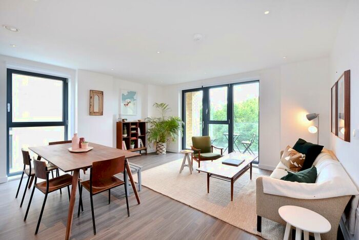 2 Bedroom Apartment To Rent In Goldsmiths Row London, E2