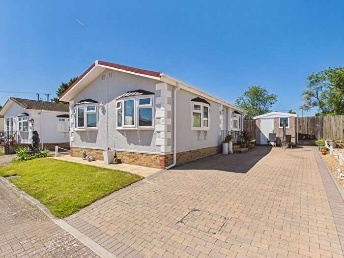 2 Bedroom Mobile/park Home For Sale In Peterstow, Ross-On-Wye, HR9