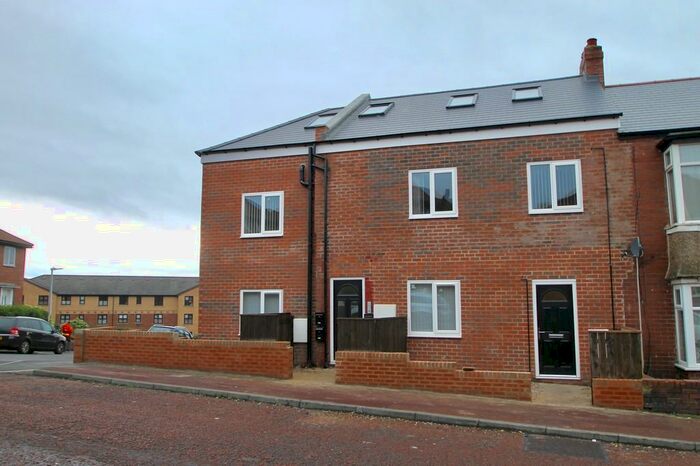 2 Bedroom Apartment To Rent In Deckham Terrace, Deckham, NE8