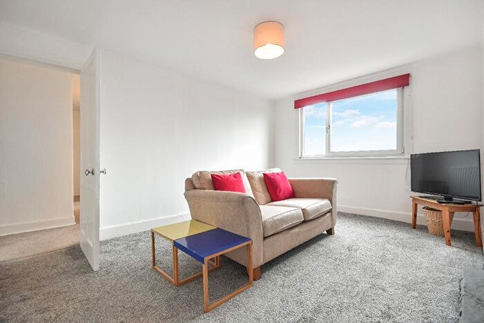 1 Bedroom Flat To Rent In Brougham Street, Inverclyde, Greenock, PA16
