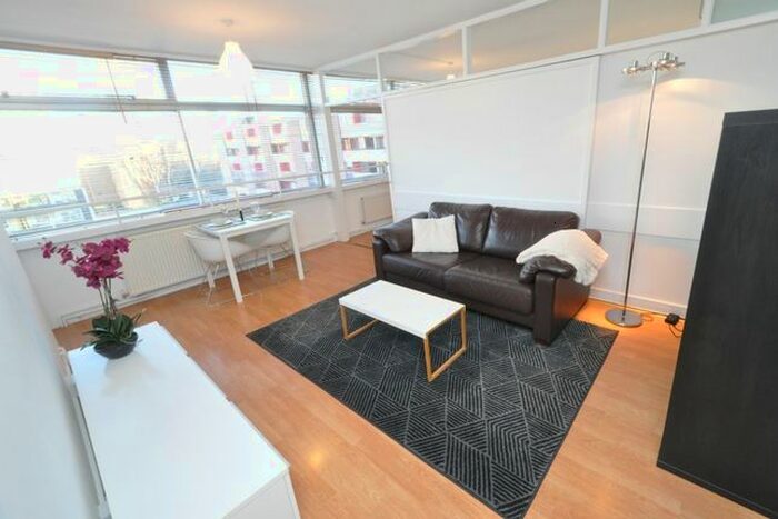 1 Bedroom Flat To Rent In Golden Lane Estate, London, EC1Y