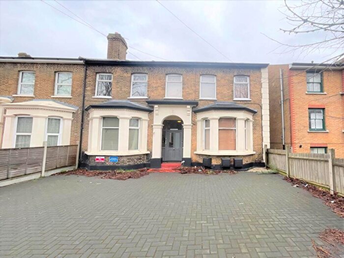 1 Bedroom Flat To Rent In Bulwer Road, Leytonstone, London, E11