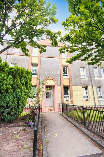 3 Bedroom Flat To Rent In London Road, Tollcross, Glasgow, G31