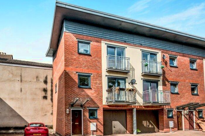 2 Bedroom Town House To Rent In Merchants Court, Bedford, MK42