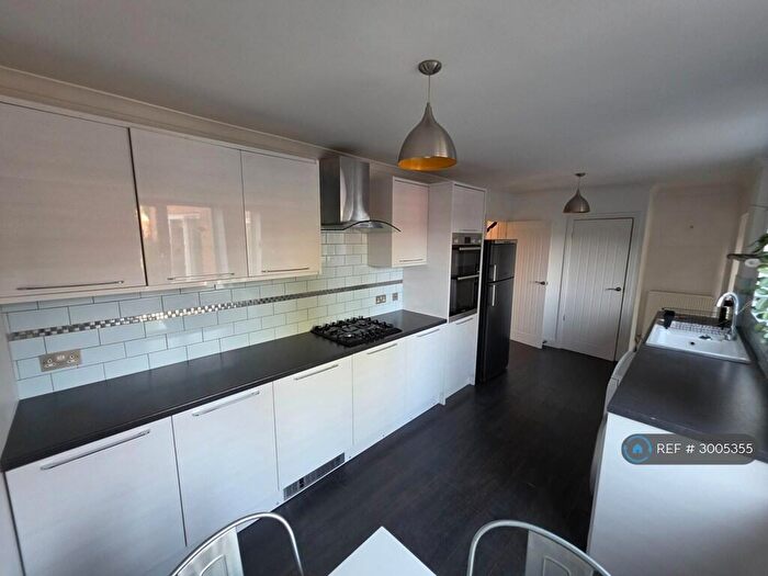 3 Bedroom Terraced House To Rent In The Horseshoe, Godalming, GU7