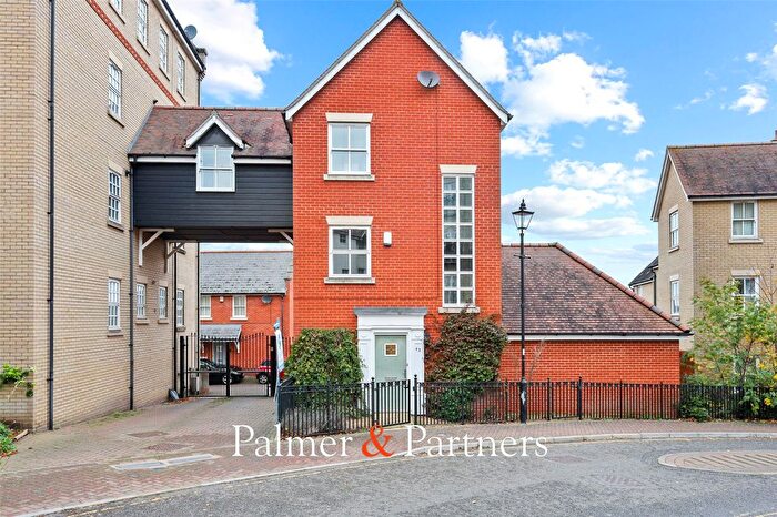 4 Bedroom Link Detached House For Sale In St. Marys Fields, Colchester, Essex, CO3