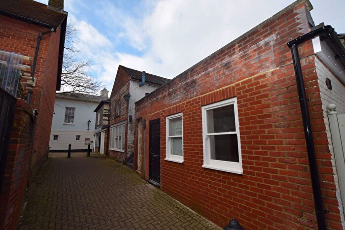 1 Bedroom Flat To Rent In Market Square, Alton, Hampshire, GU34