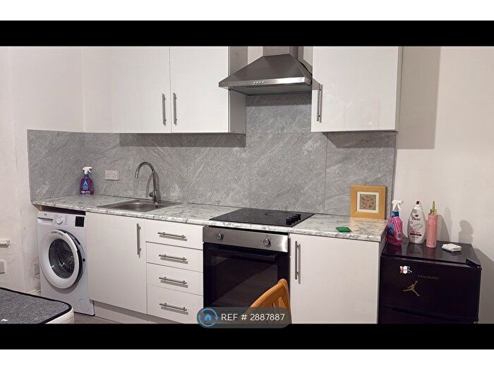 Studio To Rent In Grainger Road, London, N22