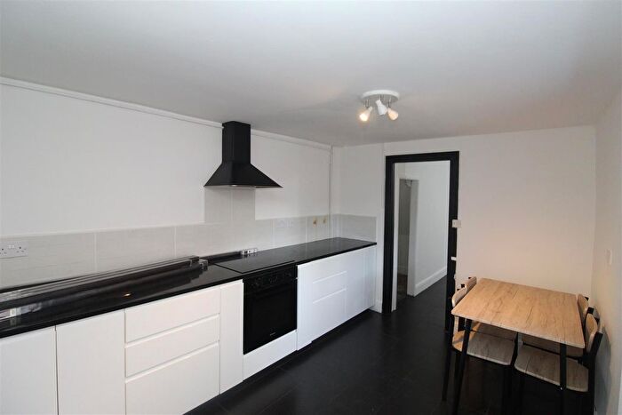 4 Bedroom Property To Rent In Eclipse Street, Roath, Cardiff, CF24