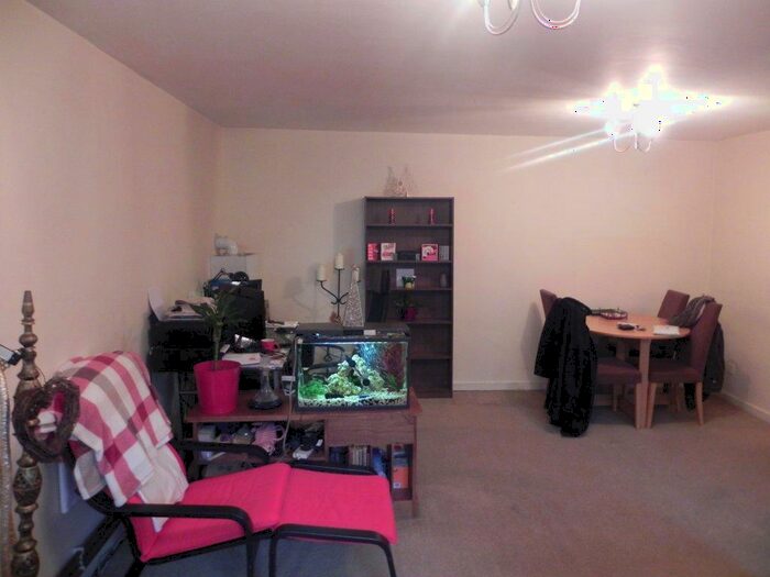 2 Bedroom Flat To Rent In Torrington Park, N12