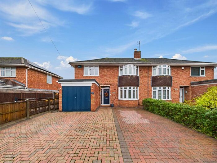 3 Bedroom Semi-Detached House For Sale In Blacksmith Lane, Churchdown, Gloucester, GL3