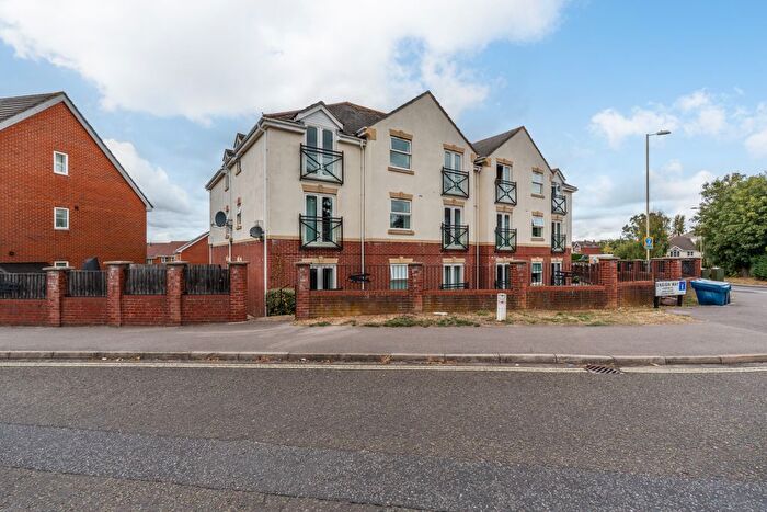 2 Bedroom Flat For Sale In Avro Court, Hamble-Le-Rice, SO31