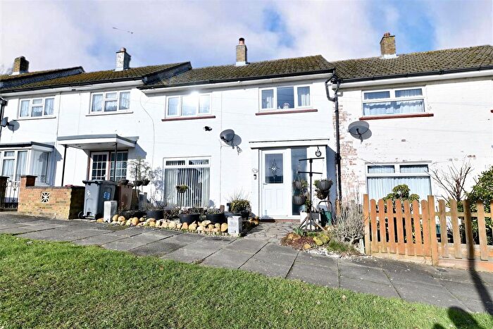 3 Bedroom Terraced House For Sale In Warwick Road, Stevenage, SG2