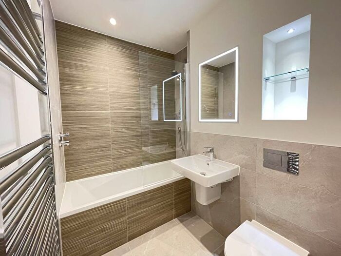 1 Bedroom Flat To Rent In High Street, Sunninghill, SL5