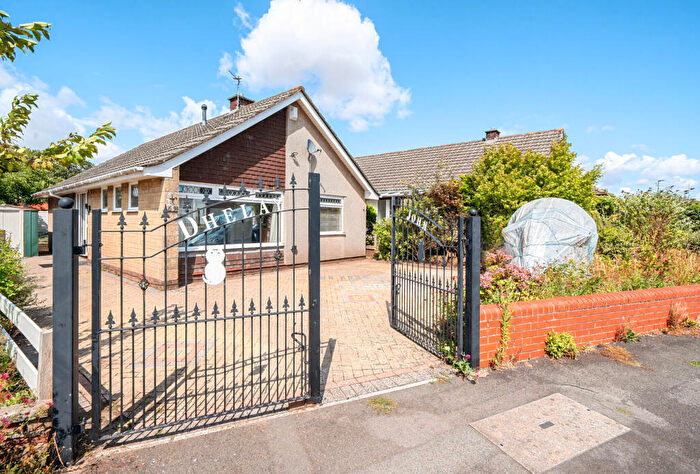 2 Bedroom Bungalow For Sale In Milford Avenue, Wick, Bristol, Gloucestershire, BS30