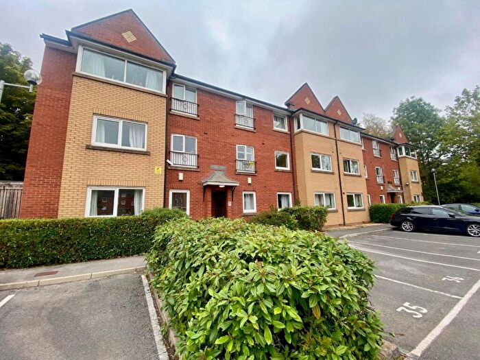 3 Bedroom Flat For Sale In Whiteoak Road, Fallowfield, M14