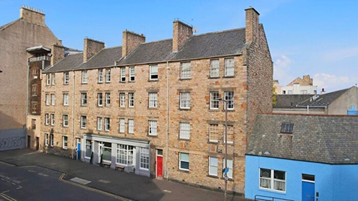 1 Bedroom Flat To Rent In East Crosscauseway, Newington, Edinburgh, EH8