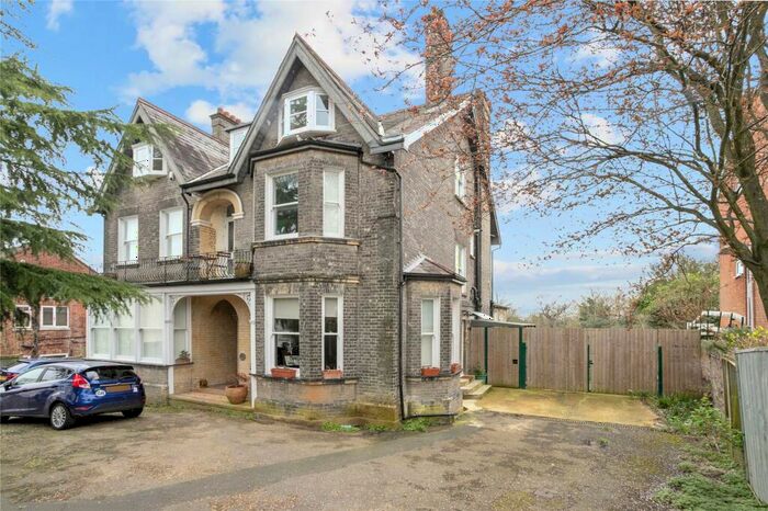 2 Bedroom Apartment To Rent In Park Road, High Barnet, EN5