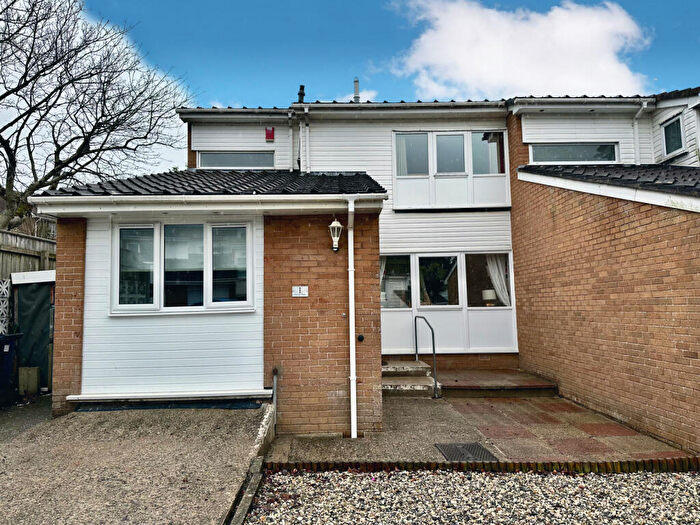 4 Bedroom Semi Detached House For Sale In Hayne Park, Barnstaple, EX32