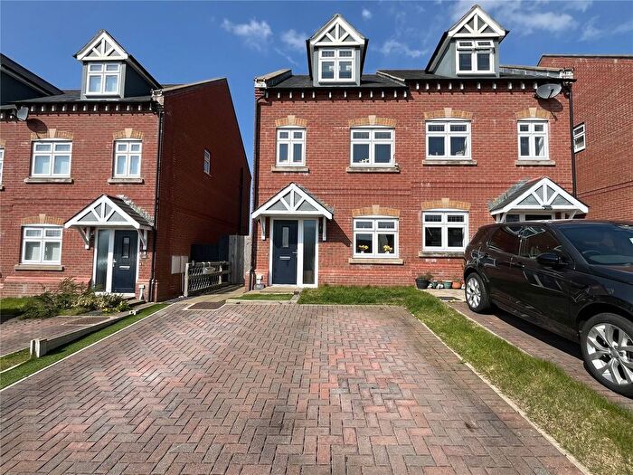 3 Bedroom Town House For Sale In Gwel Y Llan, Caernarfon, Gwynedd, LL55