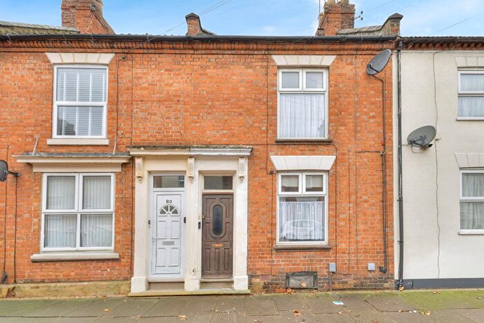 3 Bedroom Terraced House For Sale In Lower Thrift Street, Northampton, NN1