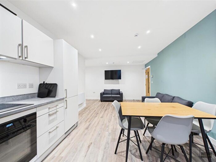 4 Bedroom Flat To Rent In New North Road, Exeter, EX4