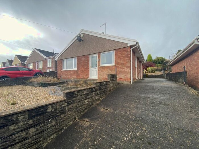 3 Bedroom Detached Bungalow To Rent In Pen Yr Yrfa, Morriston, Swansea., SA6