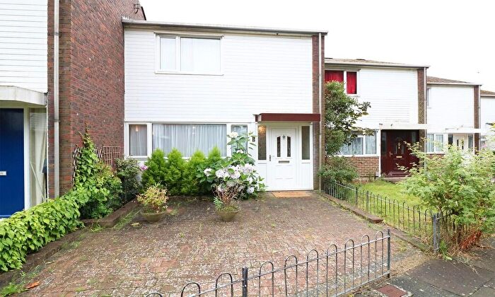 2 Bedroom Terraced House To Rent In Brachlesham Close, Farnborough, GU14