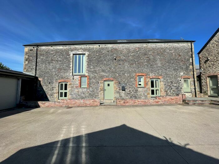 4 Bedroom Barn Conversion To Rent In Plympton, Plymouth, PL7