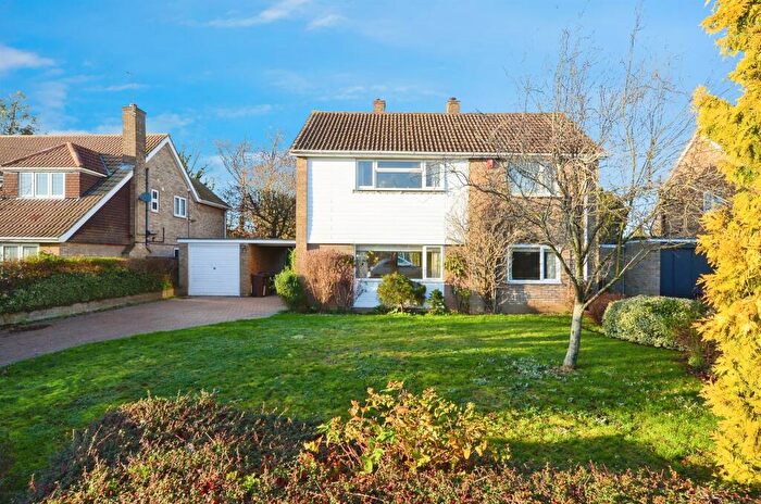 4 Bedroom Detached House For Sale In Long Buftlers, Harpenden, AL5