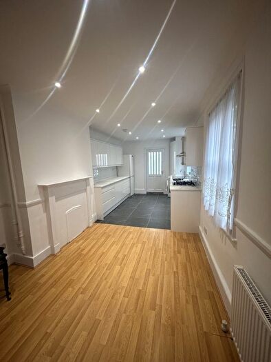 4 Bedroom Terraced House To Rent In Wightman Road, London, N8