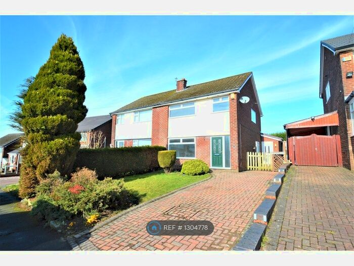 3 Bedroom Semi-Detached House To Rent In Norwich Close, Dukinfield, SK16