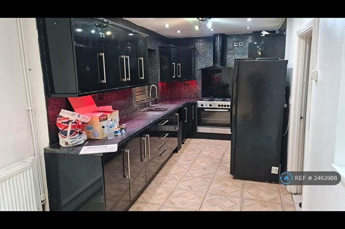 3 Bedroom End Of Terrace House To Rent In Barrows Road, Birmingham, B11