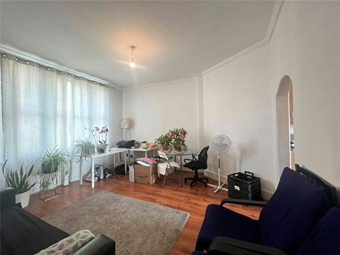 3 Bedroom Maisonette To Rent In The Highway, London, E1W