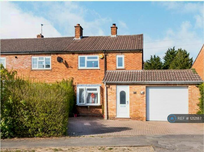 2 Bedroom End Of Terrace House To Rent In Sandycroft Road, Amersham, HP6