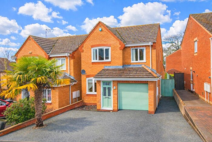 3 Bedroom Detached House For Sale In Evesham Close, Wellingborough, NN8