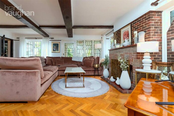 5 Bedroom Detached House To Rent In Tongdean Avenue, Hove, BN3