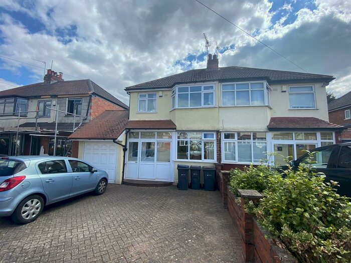 3 Bedroom Semi-Detached House To Rent In Weymoor Road, Harborne, Birmingham, B17