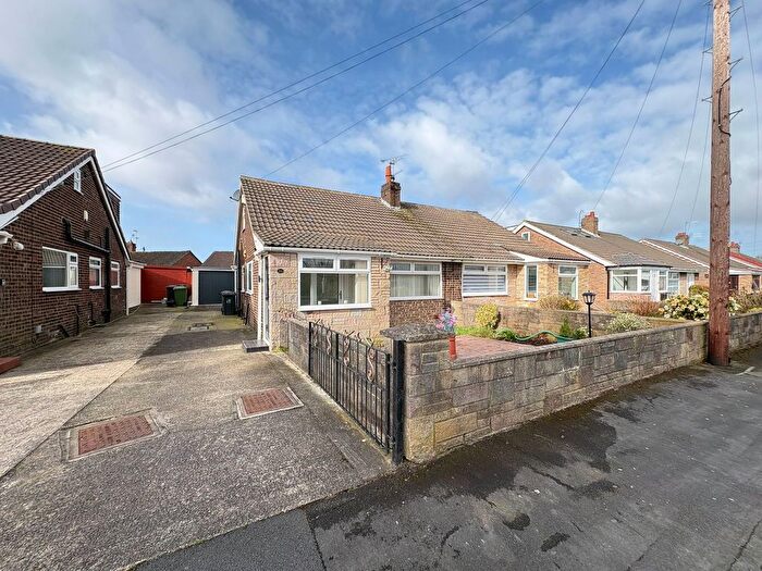2 Bedroom Semi Detached Bungalow For Sale In Kempton Park Road, Aintree, L10