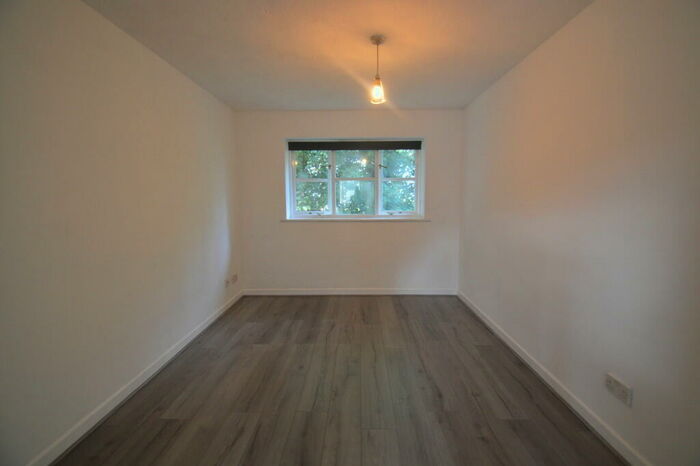 1 Bedroom Maisonette To Rent In Philimore Close, London, SE18