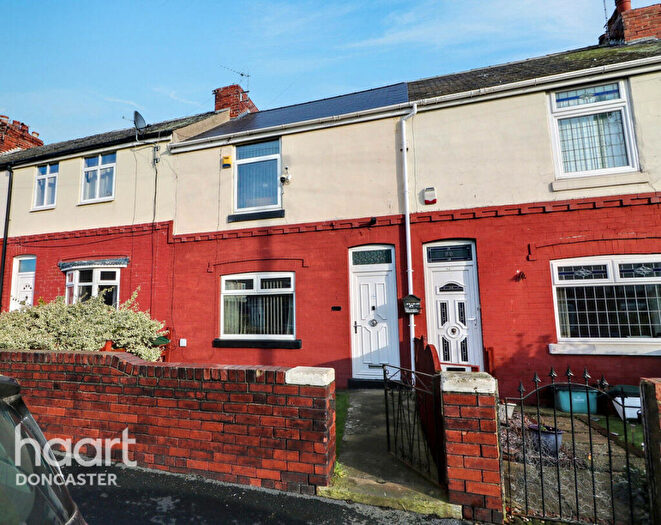 2 Bedroom Terraced House For Sale In Park Road, Doncaster, DN6