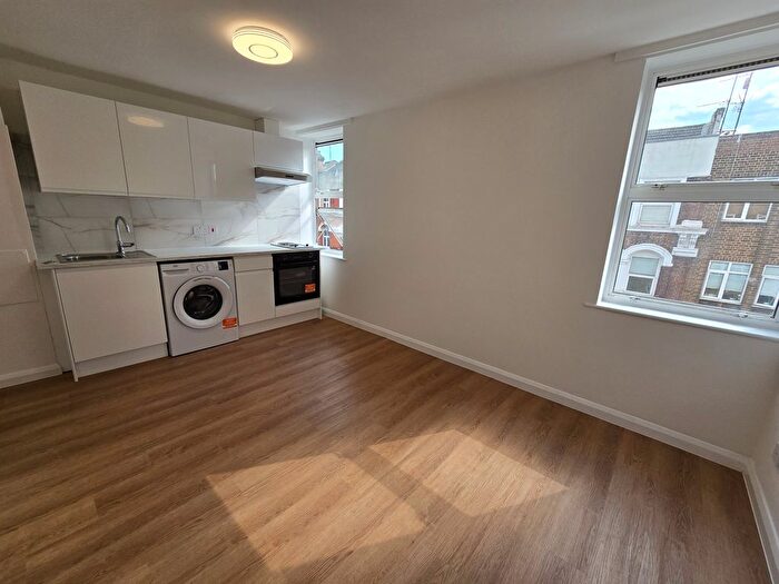 Studio To Rent In Stroud Green Road, London Finsbury Park, N4