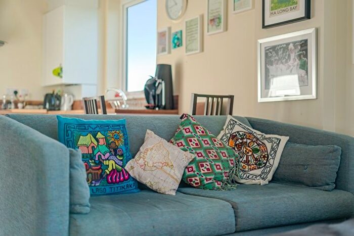 2 Bedroom Flat For Sale In Goldcrest House, Maidenhead, Berkshire, SL6