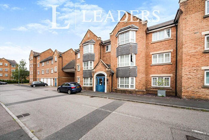 2 Bedroom Flat To Rent In Bramley Court, Dunstable, LU5
