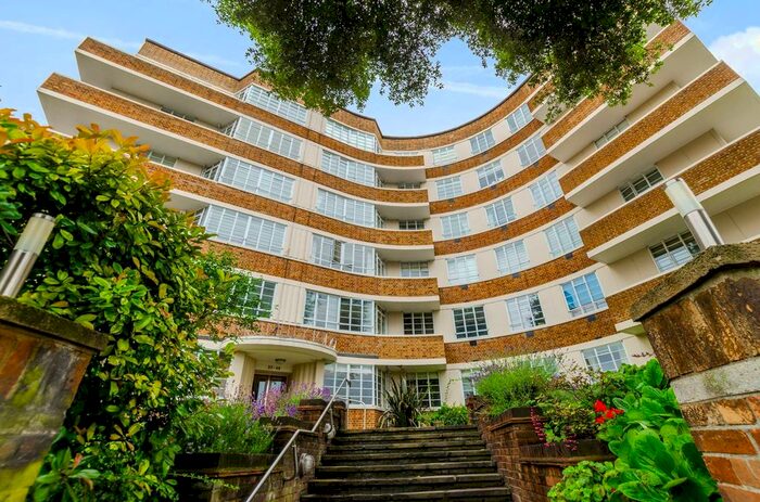 3 Bedroom Flat To Rent In Cholmeley Lodge, Cholmeley Park, London, En, Highgate, London, N6