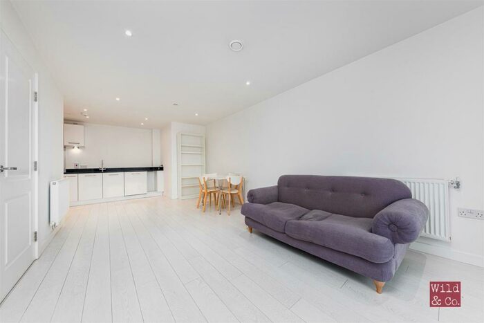 2 Bedroom Flat To Rent In Atkin Square, Dalston Lane, Hackney, E8