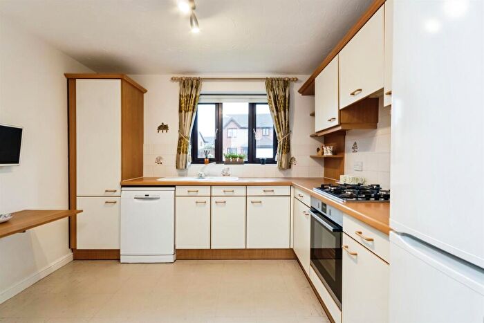4 Bedroom Detached House For Sale In Patterdale Close, Gamston, Nottingham, NG2