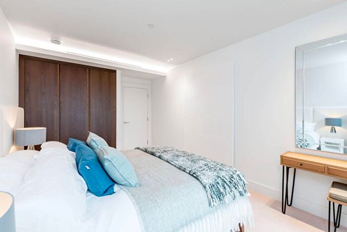 3 Bedroom Flat For Sale In Chelsea Island, Chelsea, London, SW10
