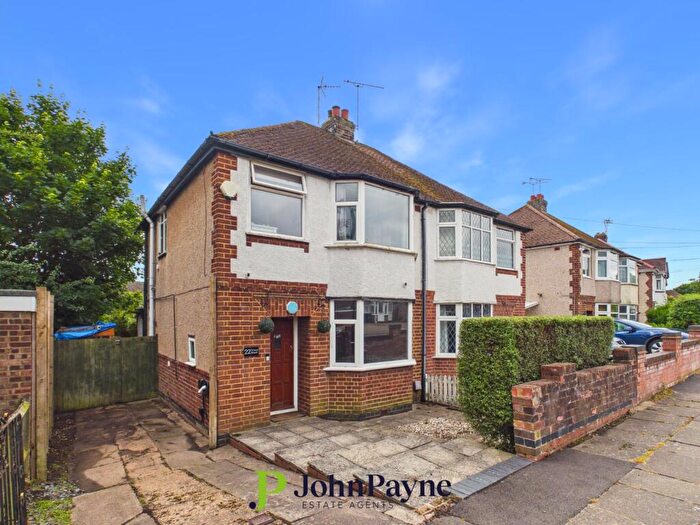 3 Bedroom Semi-Detached House For Sale In Crecy Road, Chelyesmore, Coventry, CV3