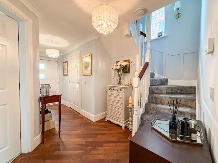 5 Bedroom Detached House For Sale In Leafield Close, Birtley, County Durham, DH3
